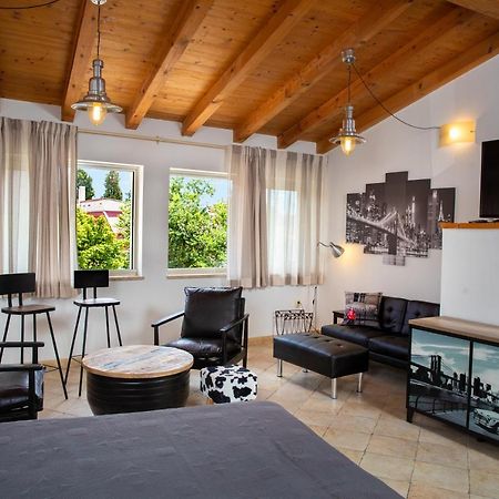 Dolce Studio Apartmani ロヴィニ エクステリア 写真